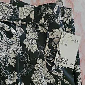 H & M dress slacks size 4 high waist  A05